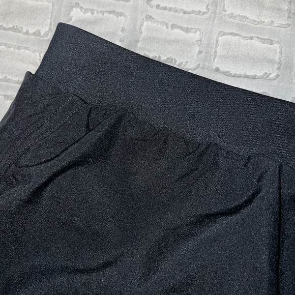 Under Armour Fitness Shorts sz Medium - Picture 5 of 8